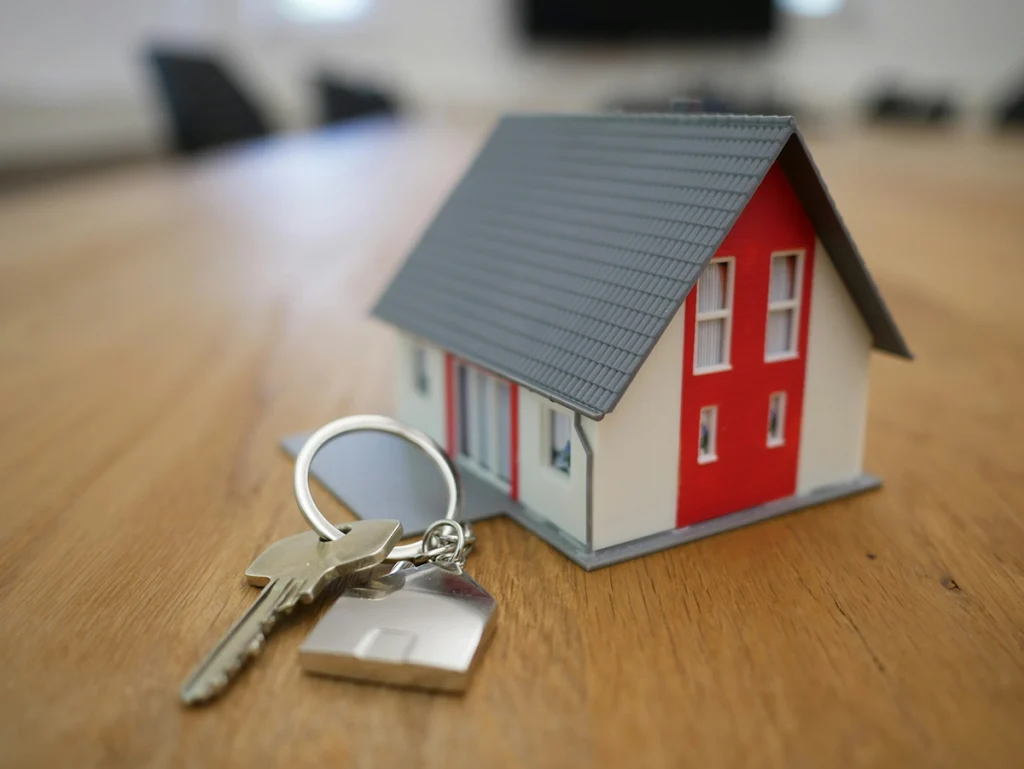 USDA Loans vs FHA Loans house and keys